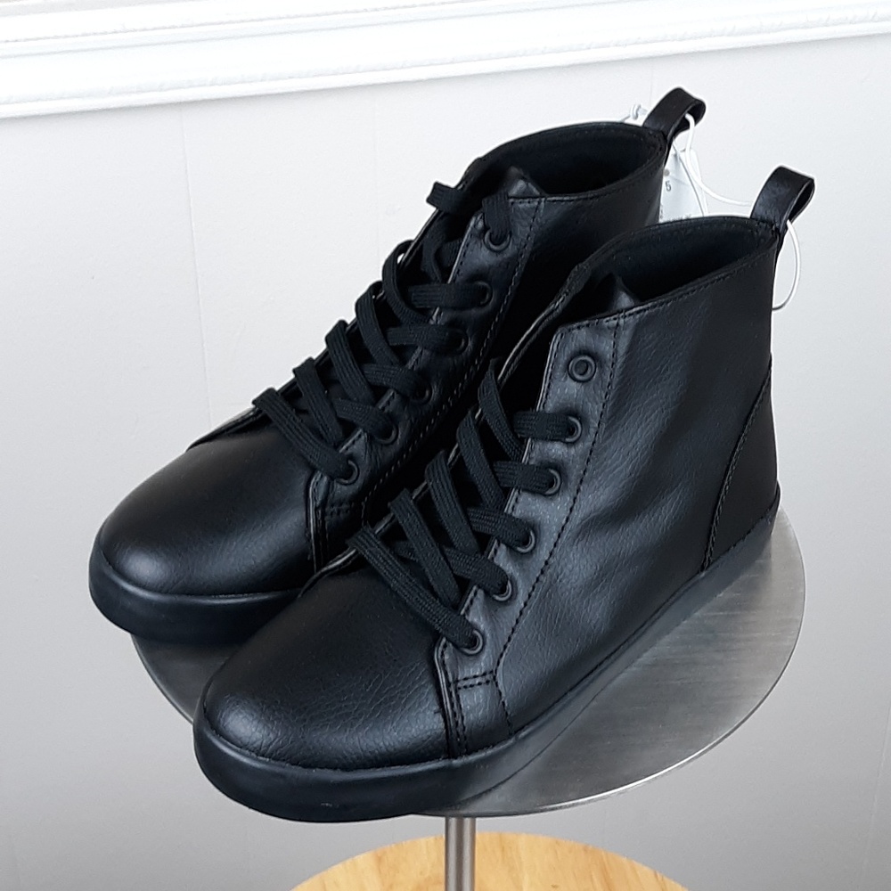 Boys High Top shoes